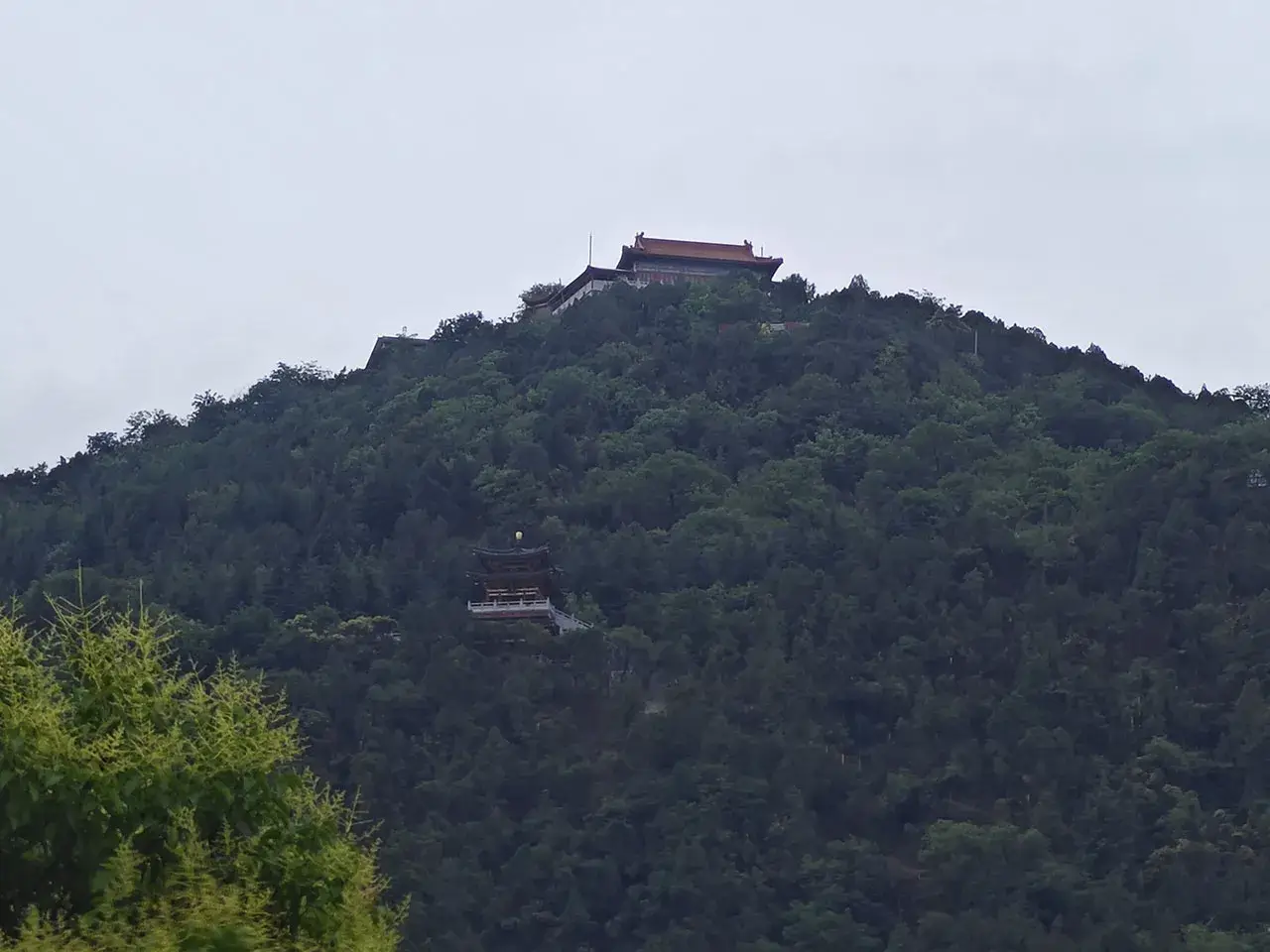骊宫高处入青云,仙乐风飘处处闻~